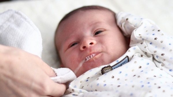 Chia sẻ mẹo dân gian chữa nôn trớ ở trẻ sơ sinh